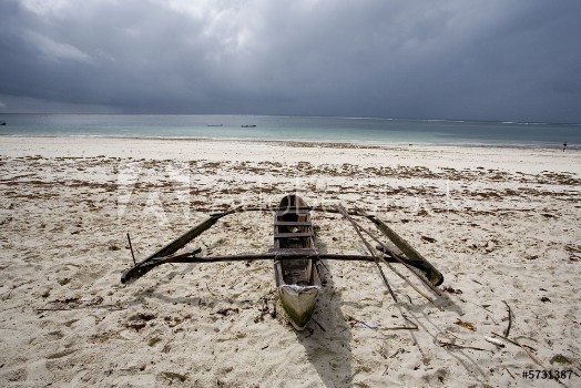 Picture of Kenya plage de Diani pirogue balancier